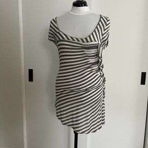 Cartonnier for Anthropologie Grey/White Asymmetrical Ruffle Tunic, sz L